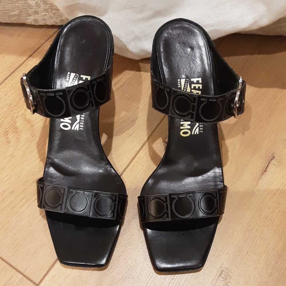 Salvatore Ferragamo Sandals w/dust bag, size 9 1/2